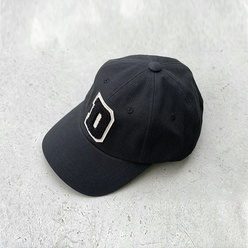70%--Bookle D Logo Cap (black)